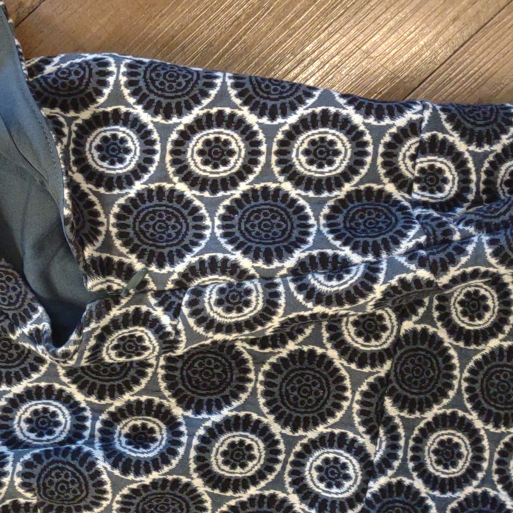 LOFT Outlet Dress (size 6) - Picture 5 of 6